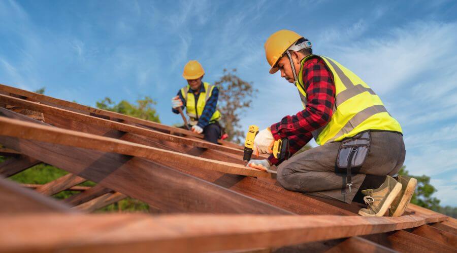 Professional Flat Roofing Installation services in Deer Lodge, TN